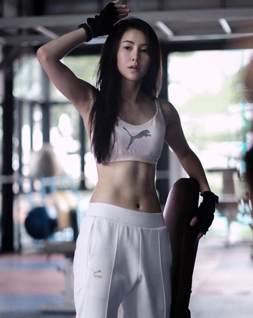 ชุดออกกำลังกายดารา สาวสวยสายรักสุขภาพของไทยคนที่สาม ที่เราจะไปตามส่องก็คือ สาวเบลล่า ราณี